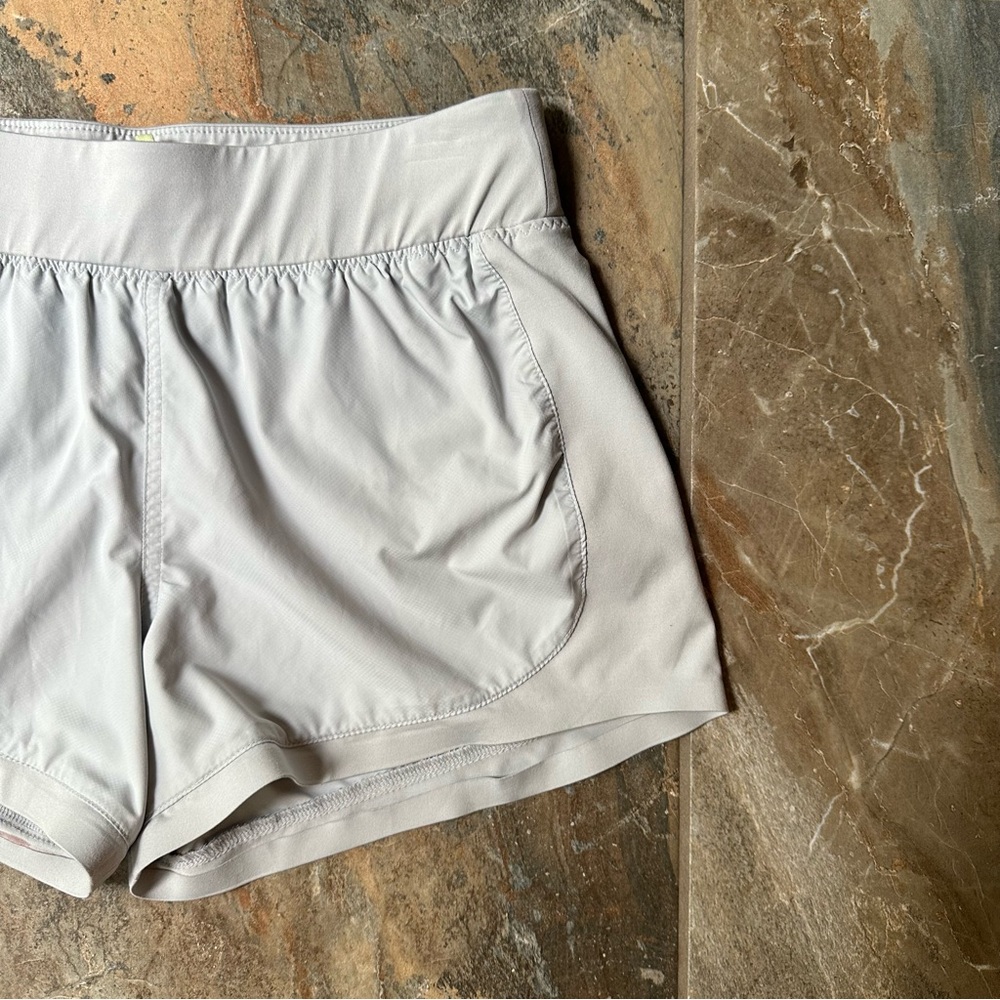 Athleta Stellar Running Shorts Light Gray Women’s Size Small - Picture 2 of 11